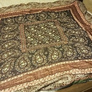 Maurices scarf