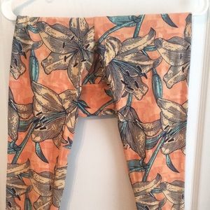 LuLaRoe one Size leggings