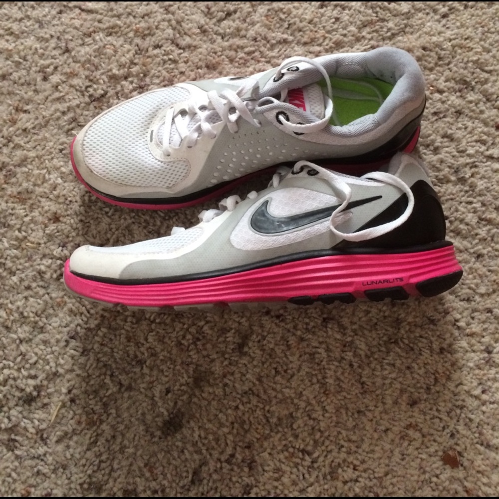 Nike cross trainers