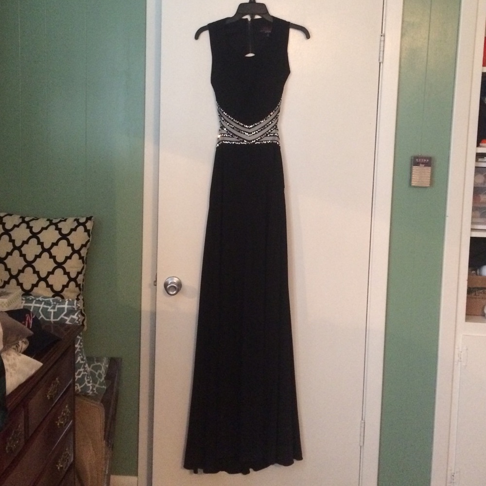 only worn once, perfect condition, me me a offer