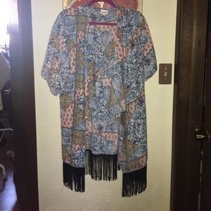 Lularoe Monroe kimono