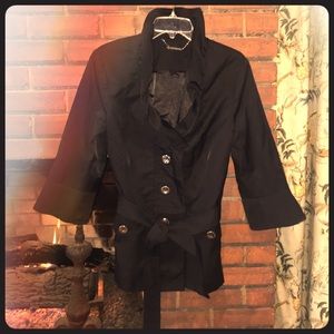 Short black rain coat with high collar