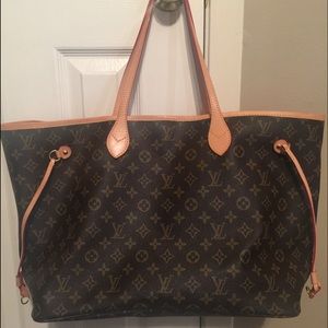 Nice Quality handbag barely used GM(Large) size