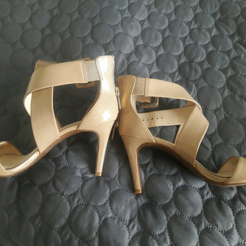 Shoes - Picture 2 of 4