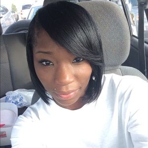 Meet your Posher, Monique