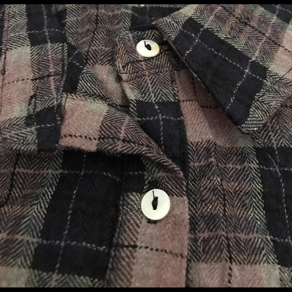 ❣️CLEARANCE❣️🔮Oversized Crinkle Plaid Top - Picture 2 of 3