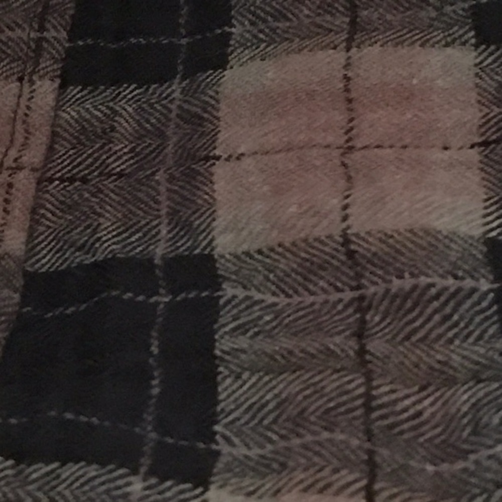 ❣️CLEARANCE❣️🔮Oversized Crinkle Plaid Top - Picture 3 of 3