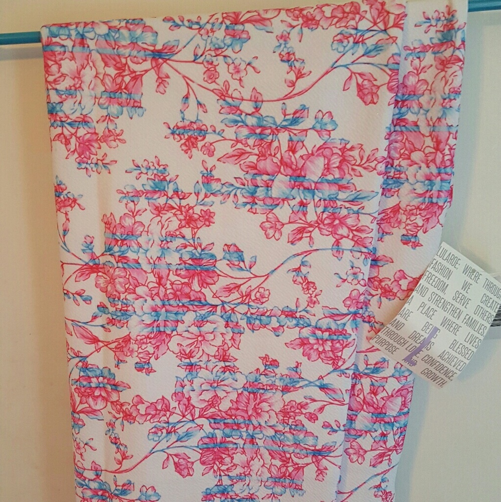 Nwot L lularoe Cassie