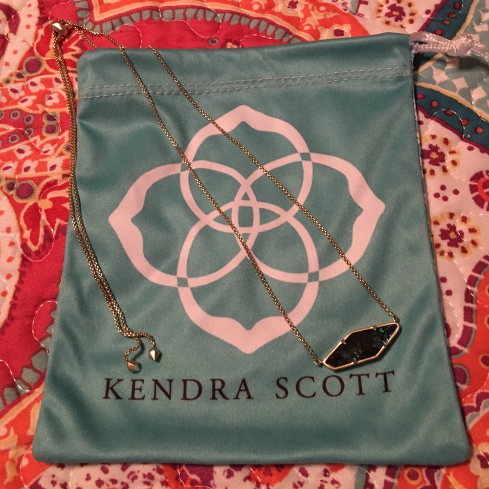 Kendra Scott Beth necklace in Hematite