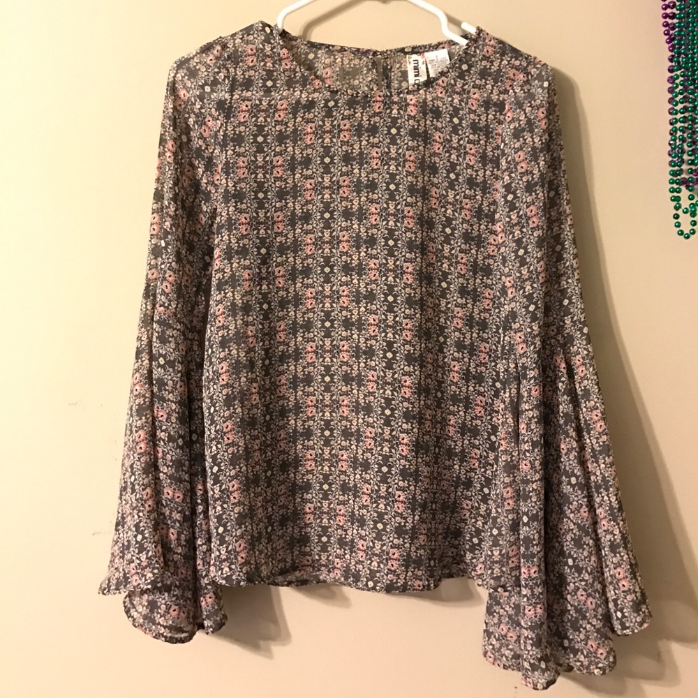 🔵BELL SLEEVE Blouse🔵