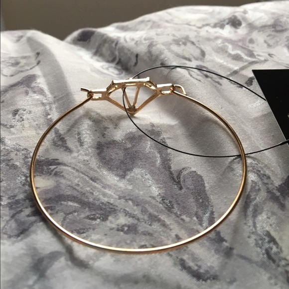 🌸Gold Plated Diamond Bangle - Picture 6 of 6