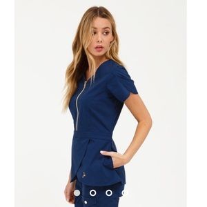 JAANUU Tulip Scrub Top