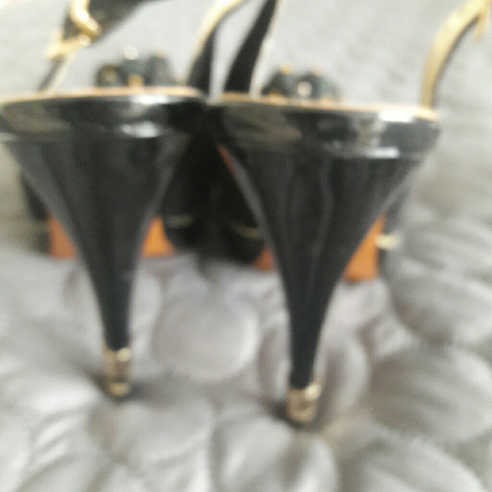 Shoes - Picture 2 of 4