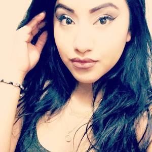 Meet your Posher, Daniela