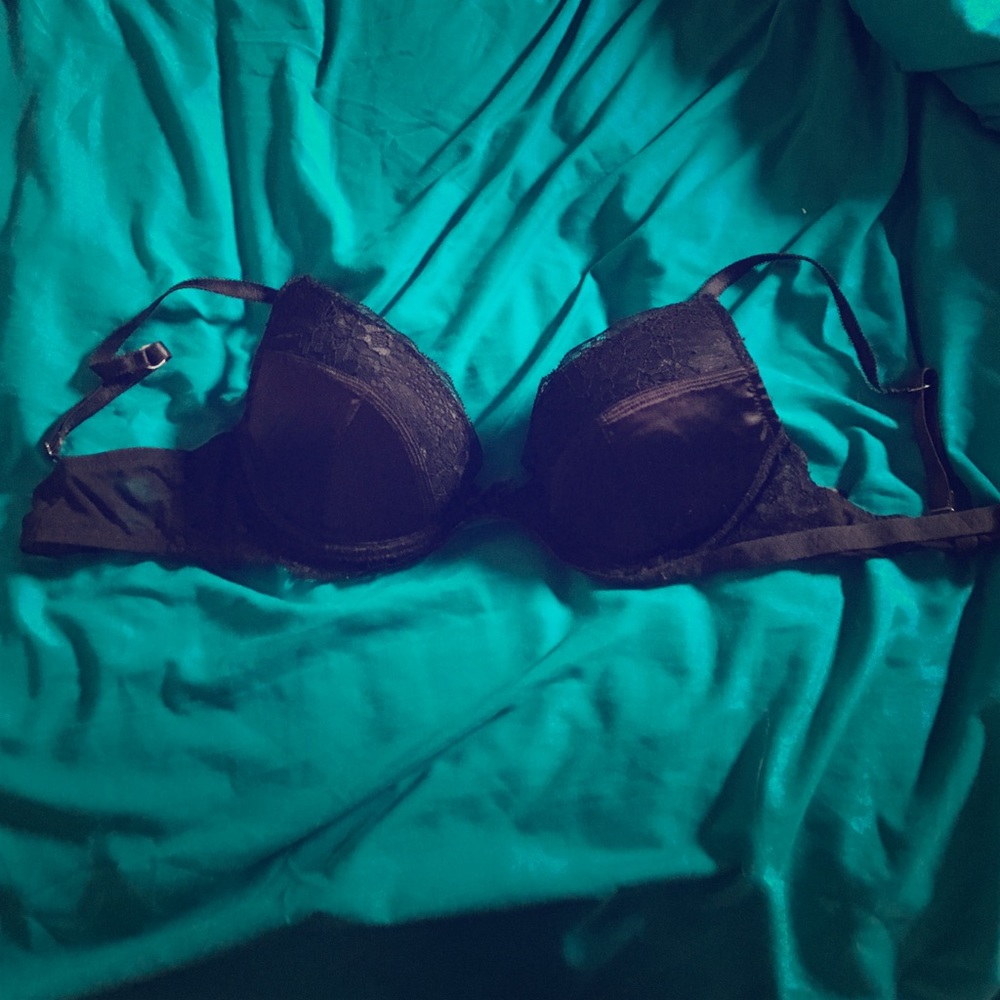 Black lace push up bra NWOT