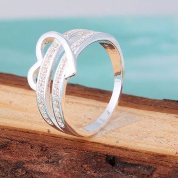 💜The Jasmine 💜 Sweetheart Ring Platinum with CZ - Picture 3 of 5