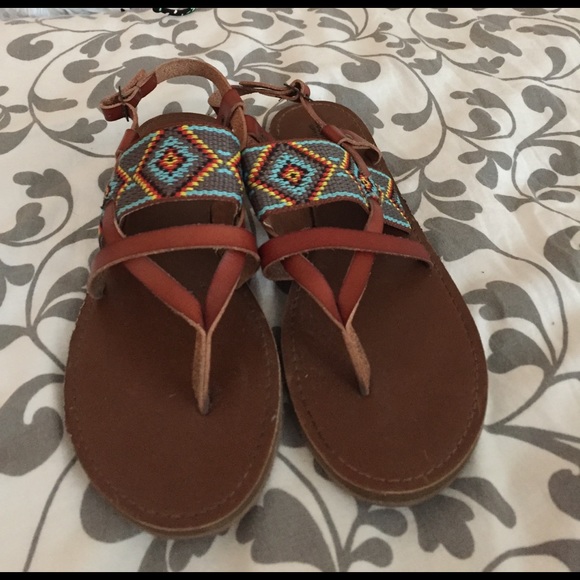 Sandals - Picture 2 of 4