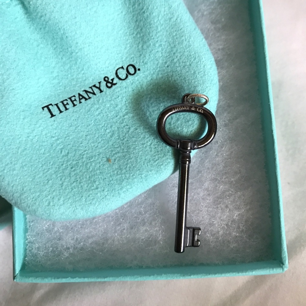 AUTH Tiffany & Co Titanium Oval Key Pendant