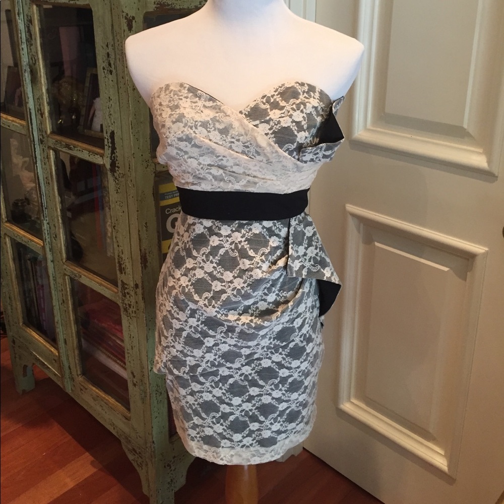 LF - Tfnc London- Cream/Black Bodycon Dress - S