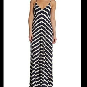 5/48 striped chevron navy white maxi