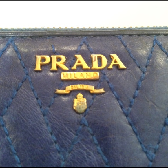 Authentic Prada Saffiano Organizer Wallet - Picture 3 of 6