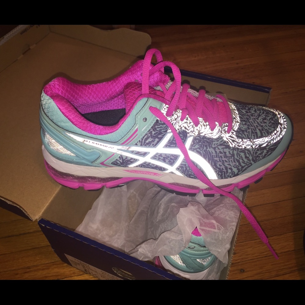 NWT Asics Gel- Kayano 22 Lite-Show Running Shoe