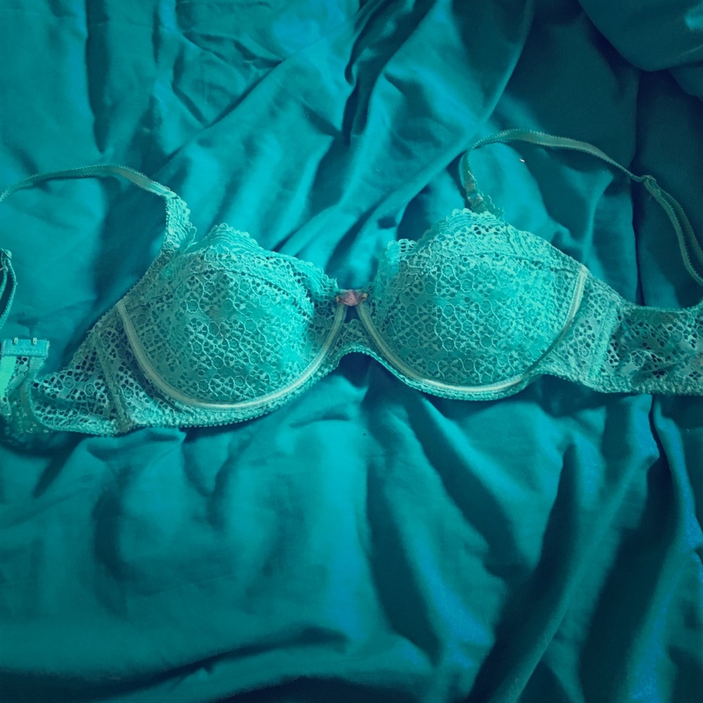 INTIMATELY balconette bra, lace.