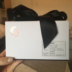 Glossier Holiday Black Tie Set (Limited Edition)