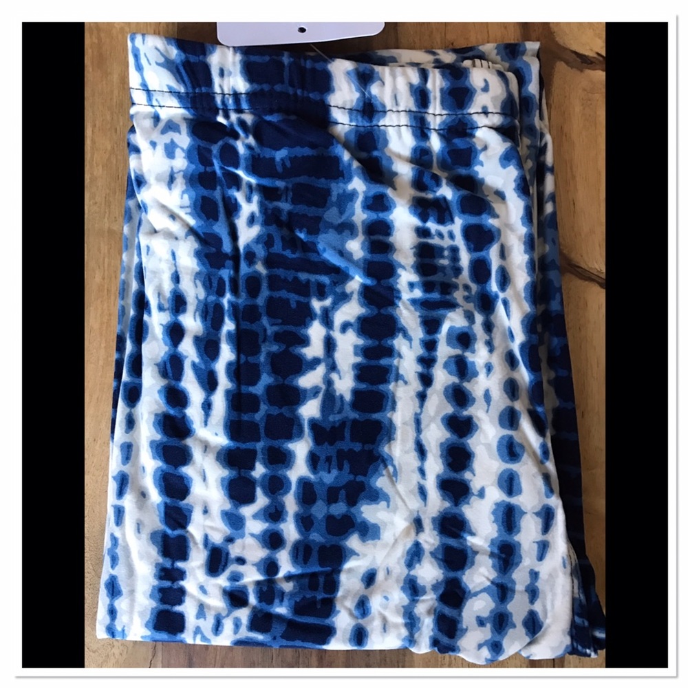 Only 1 left!! Blue Tie-dye print leggings OS - Picture 3 of 3