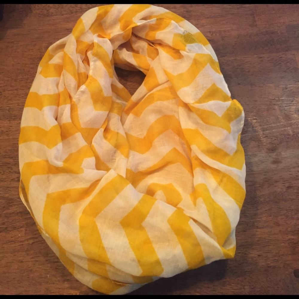 Infinity scarf - yellow and white