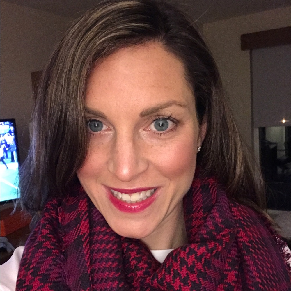 Meet your Posher, Caitlin