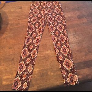 Never worn diamond print leggings!