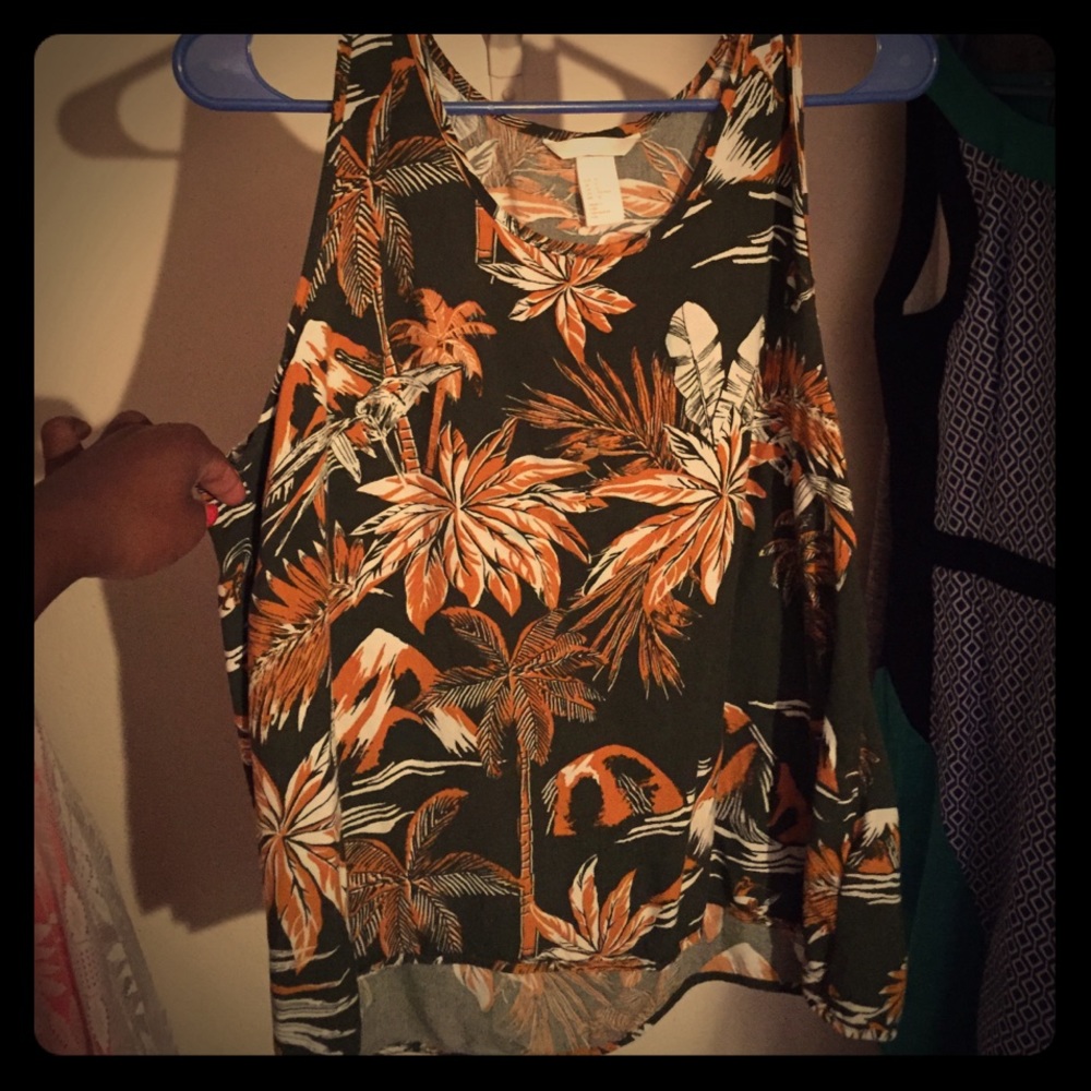 Palm tree themed flowy tank