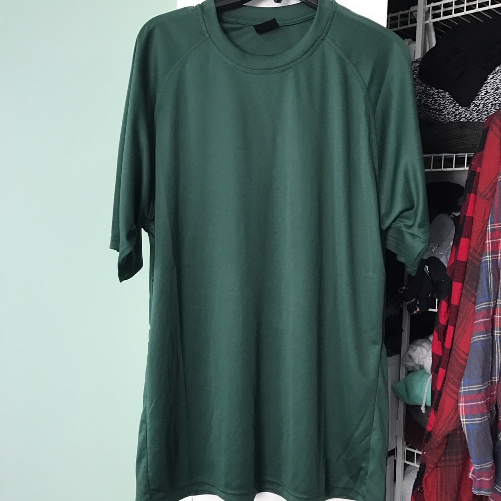 Forrest green workout shirt NWOT