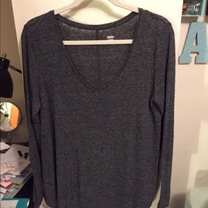 Long sleeve grey v-neck
