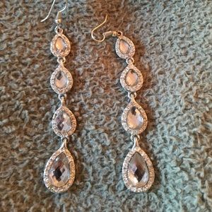 4tear drop glass earrings