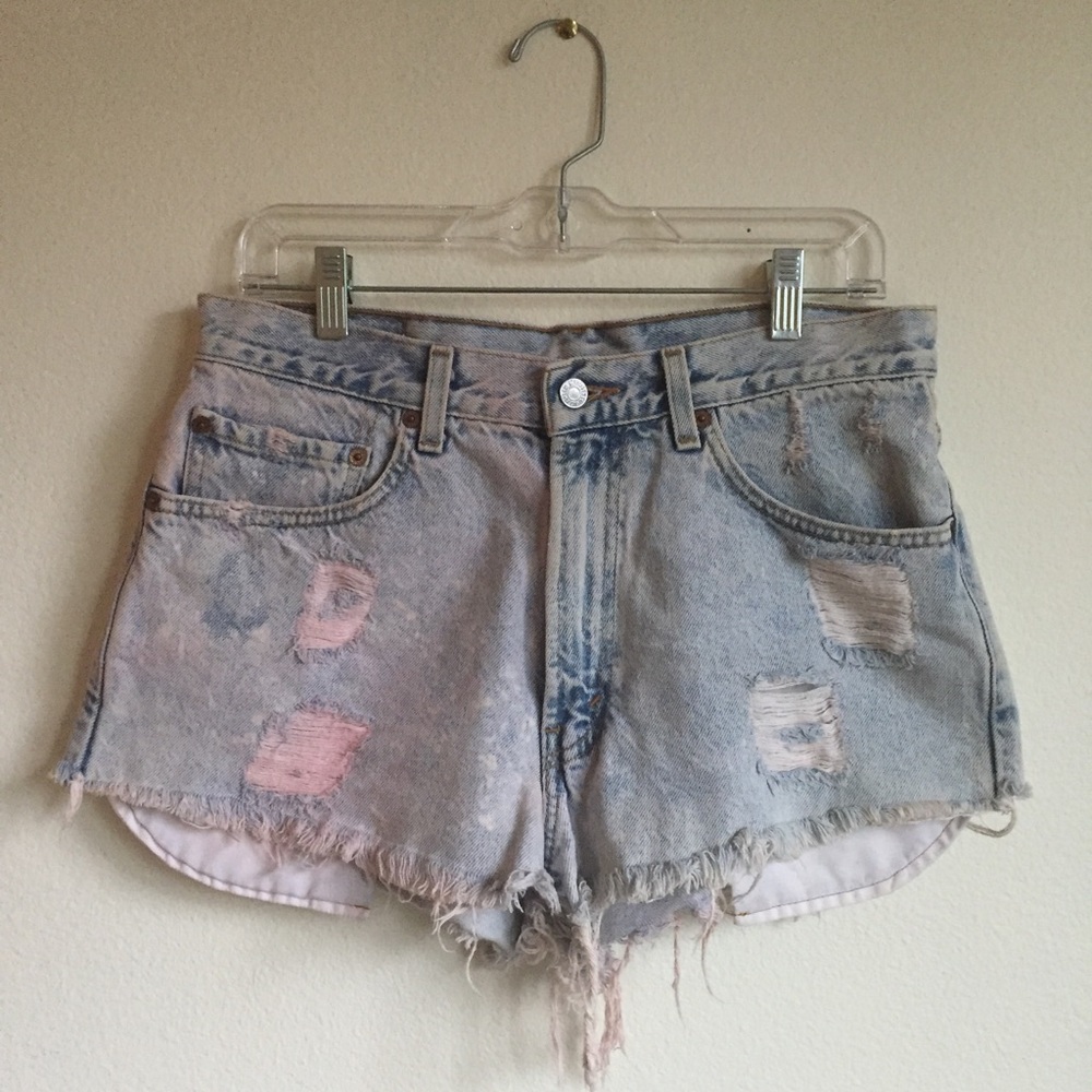 Levi's Vintage Hi-Wasted Jean Shorts w Pink Tint