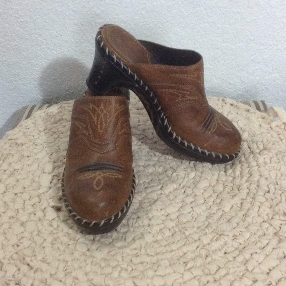 Clogs