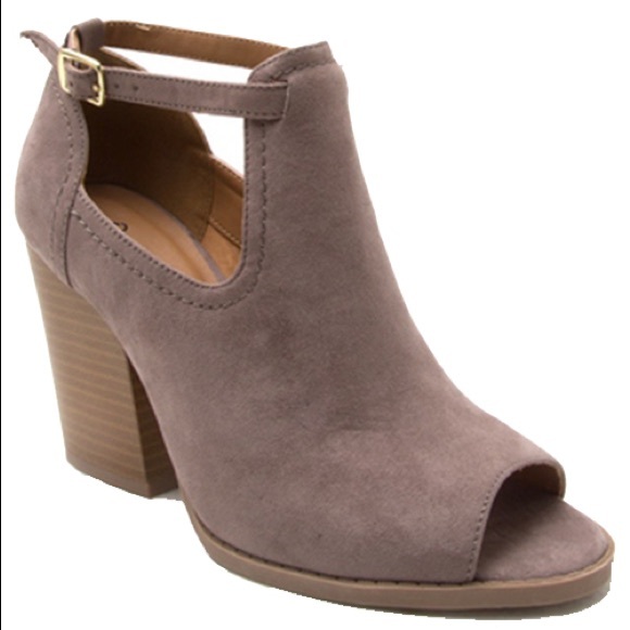 🎉LAST ONE🎉Ladies peep toe ankle buckle booties - Picture 6 of 6