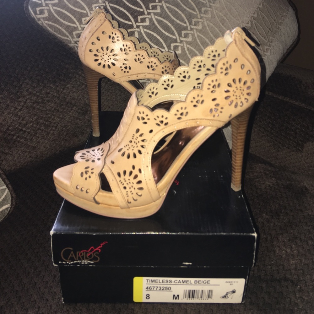 Carlos Santana beautiful camel beige heels