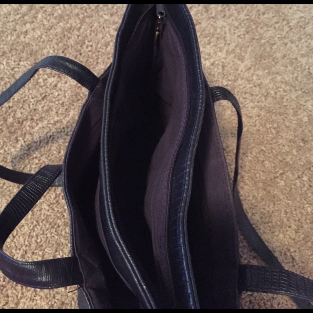 Purse - Picture 2 of 3
