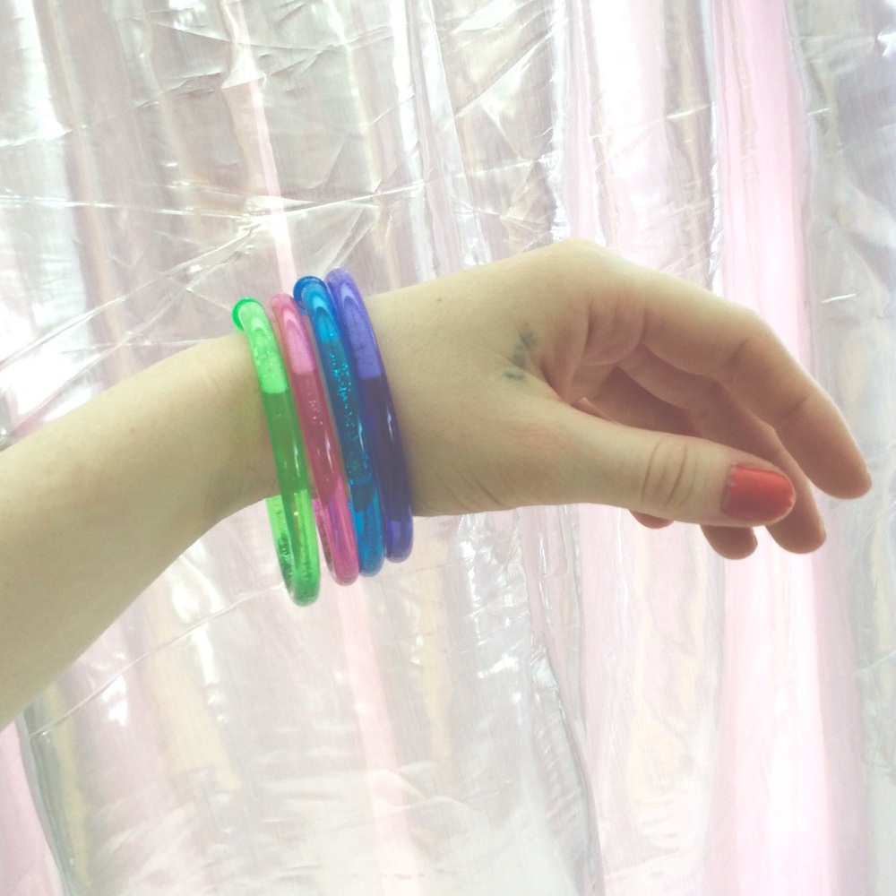 --Falling glitter bracelets--