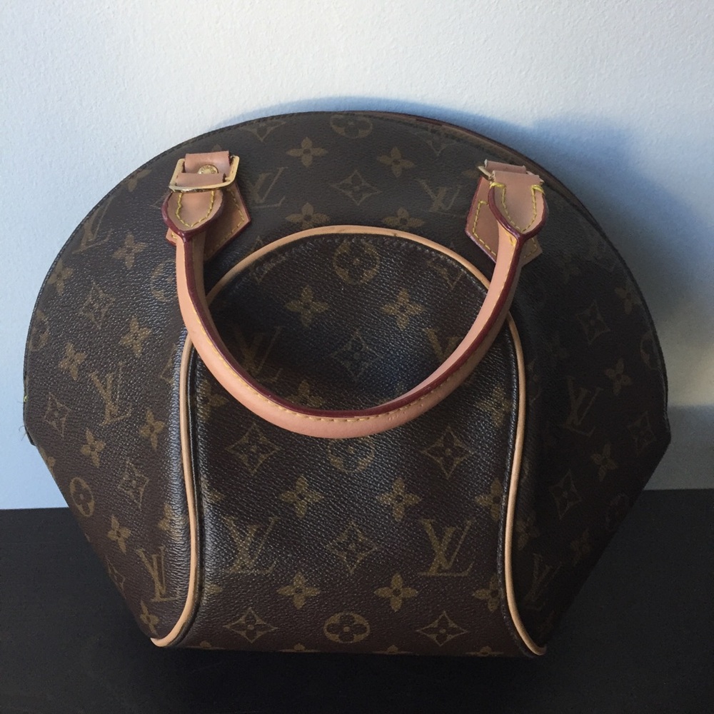 Monogram Ellipse-inspired purse