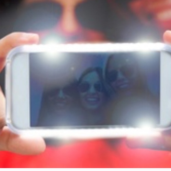 Self Lighted Smart Case - Picture 1 of 5