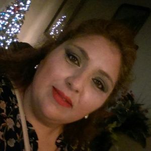 Meet your Posher, Raquel