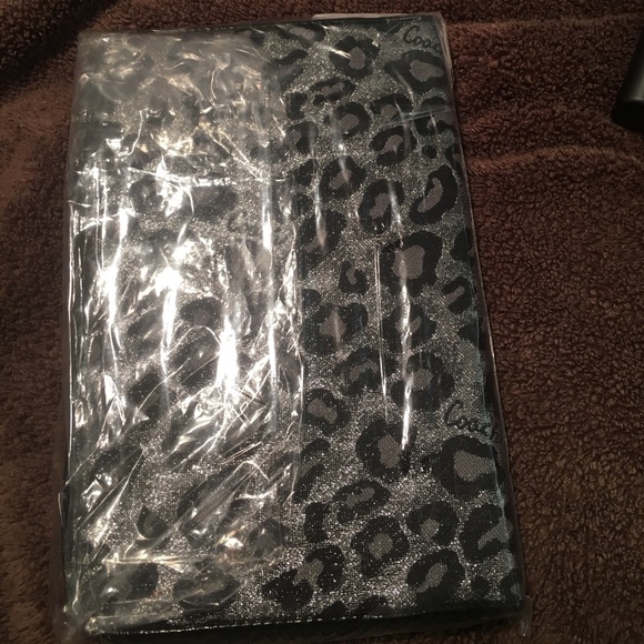Coach ocelt ereader case. - Picture 2 of 4