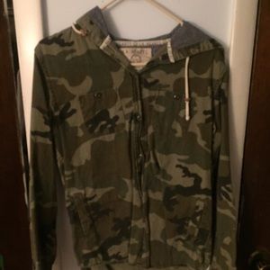 LA hearts camo buttoned jacket