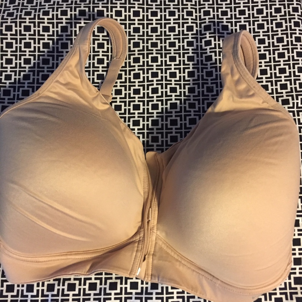 Victorias Secret Incredible Front Close Sports Bra