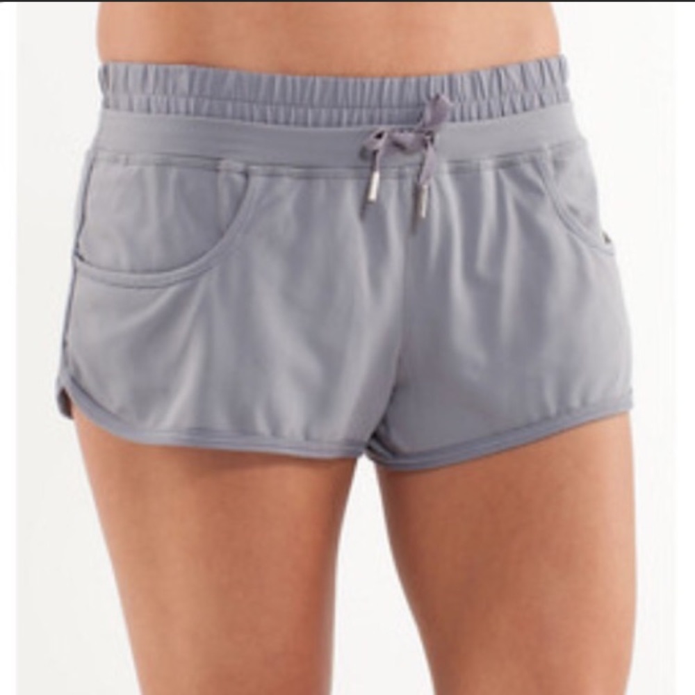 Lululemon shorts size 6