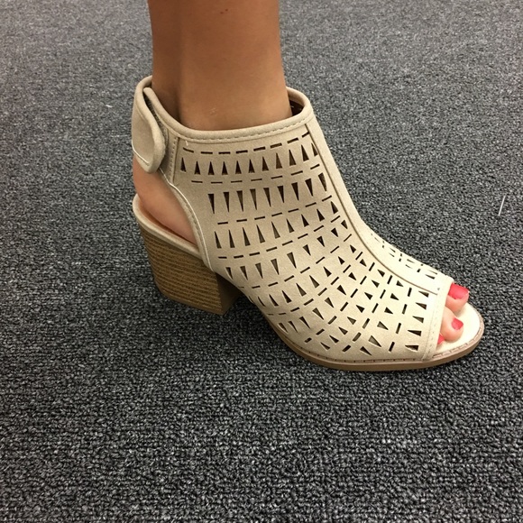 🎉LAST ONE🎉Ladies peep toe chunky heels booties - Picture 7 of 8